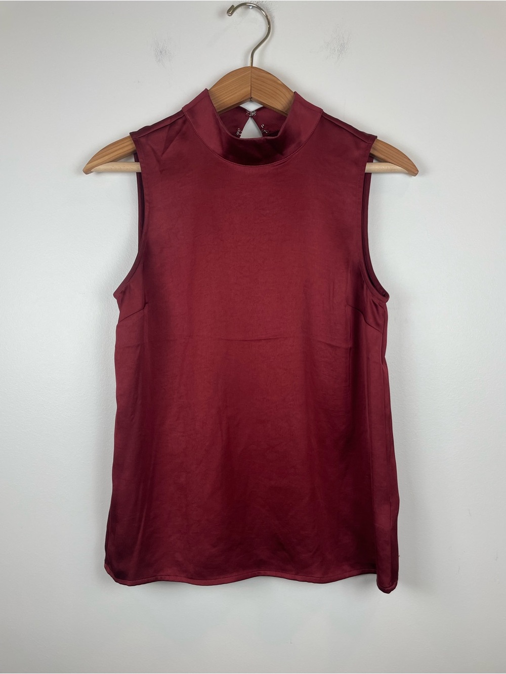 Express Burgundy Satin Mock Neck Sleeveless Blouse Tank Top XS Quiet Luxury